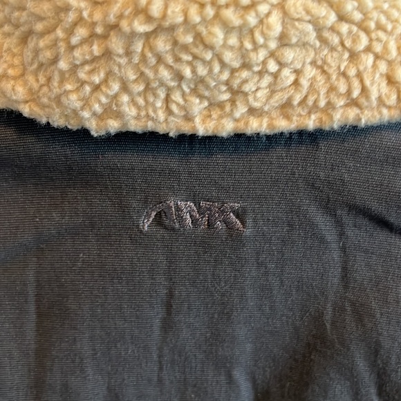 Lightly loved Woman’s Mountain Khakis Sherpa Barn Jacket! - Picture 4 of 5